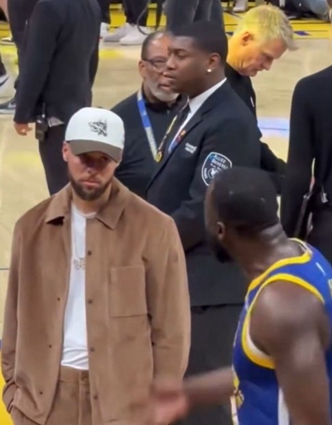 追梦:库里盯着我不是烦我而是认同我 实际上是你们受够我了