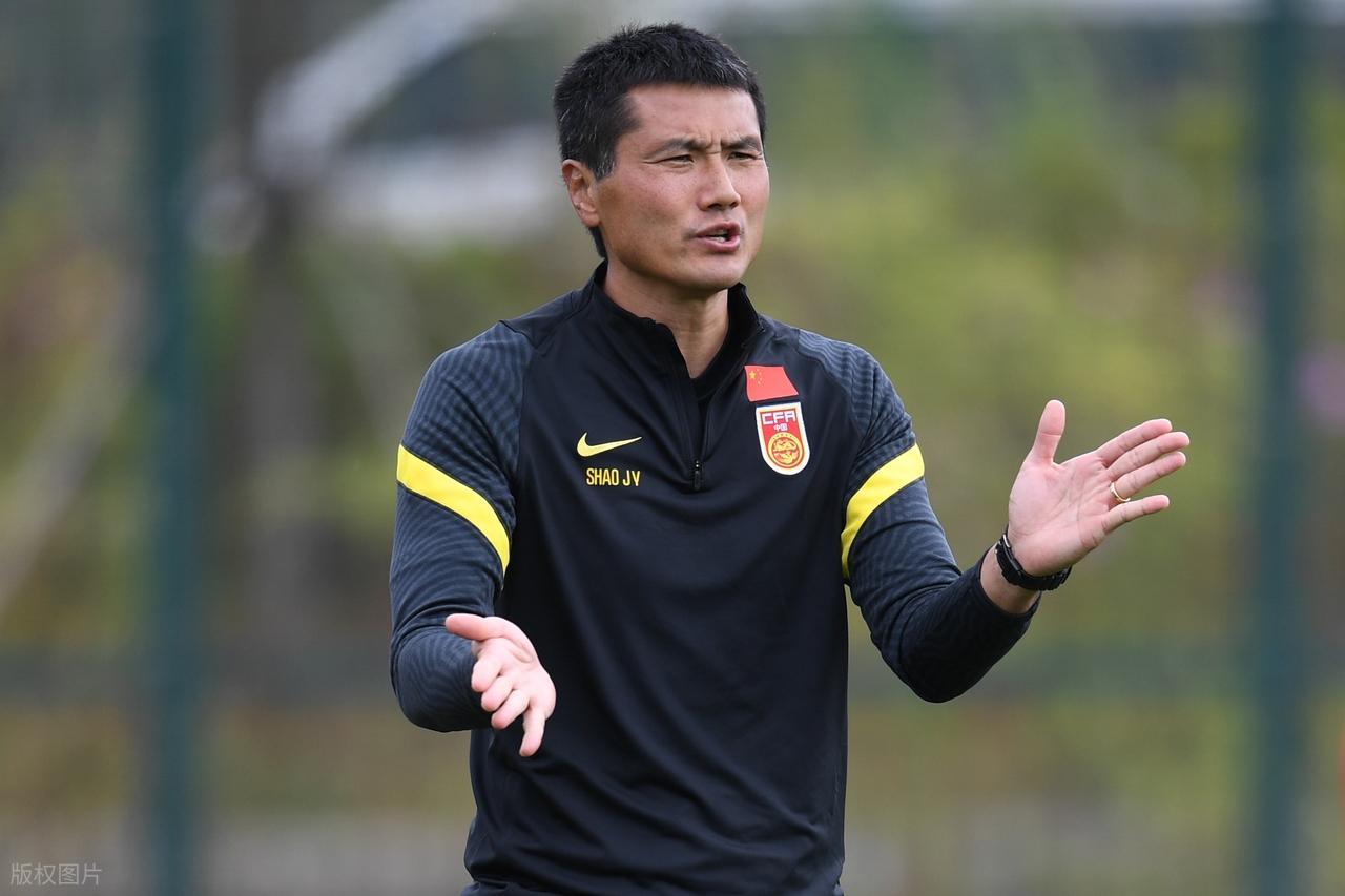 2-0!3-0!中国男足双喜临门,U23和国足都赢了,邵佳一大获全胜